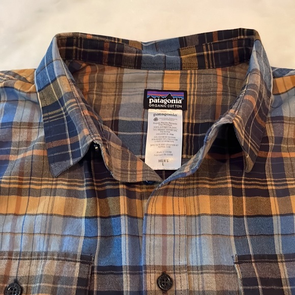 Patagonia long sleeve button down shirt. - Picture 2 of 2